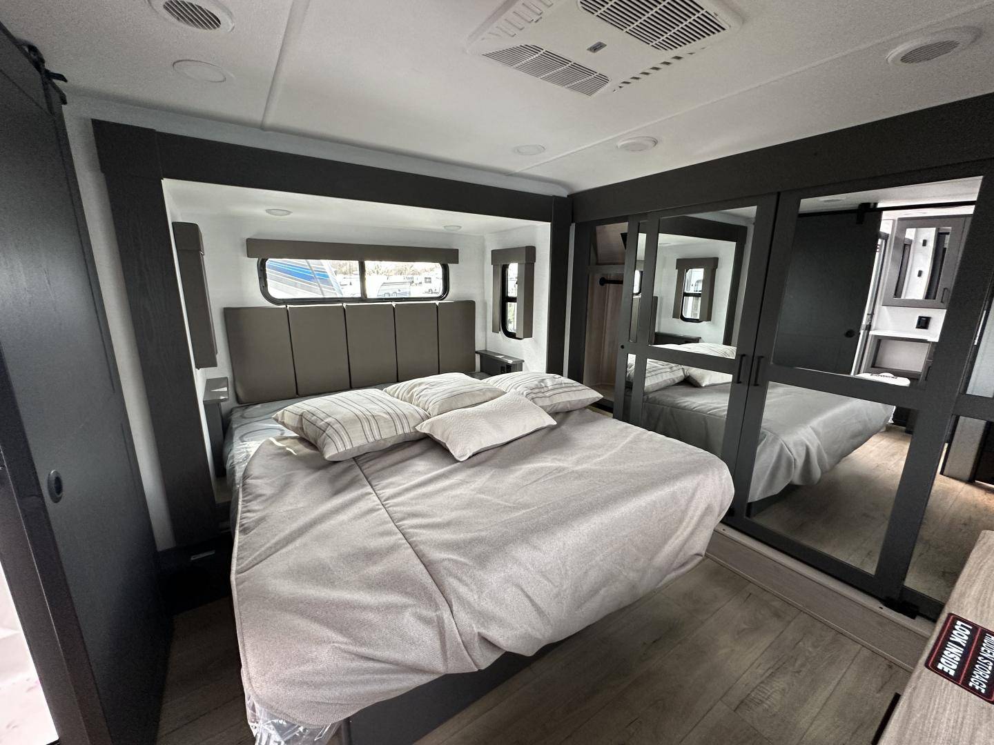 2025 Alliance RV 2025 Alliance RV Valor - thumbnail 31