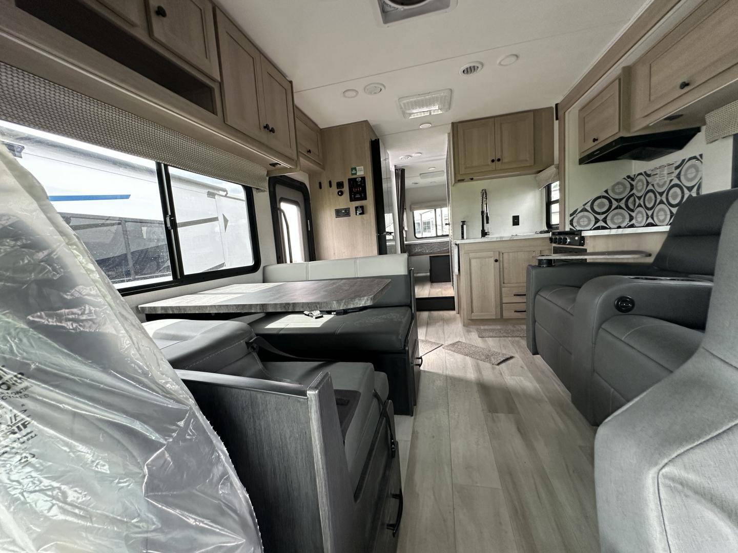 2025 Forest River RV 2025 Forest River RV Sunseeker - thumbnail 20