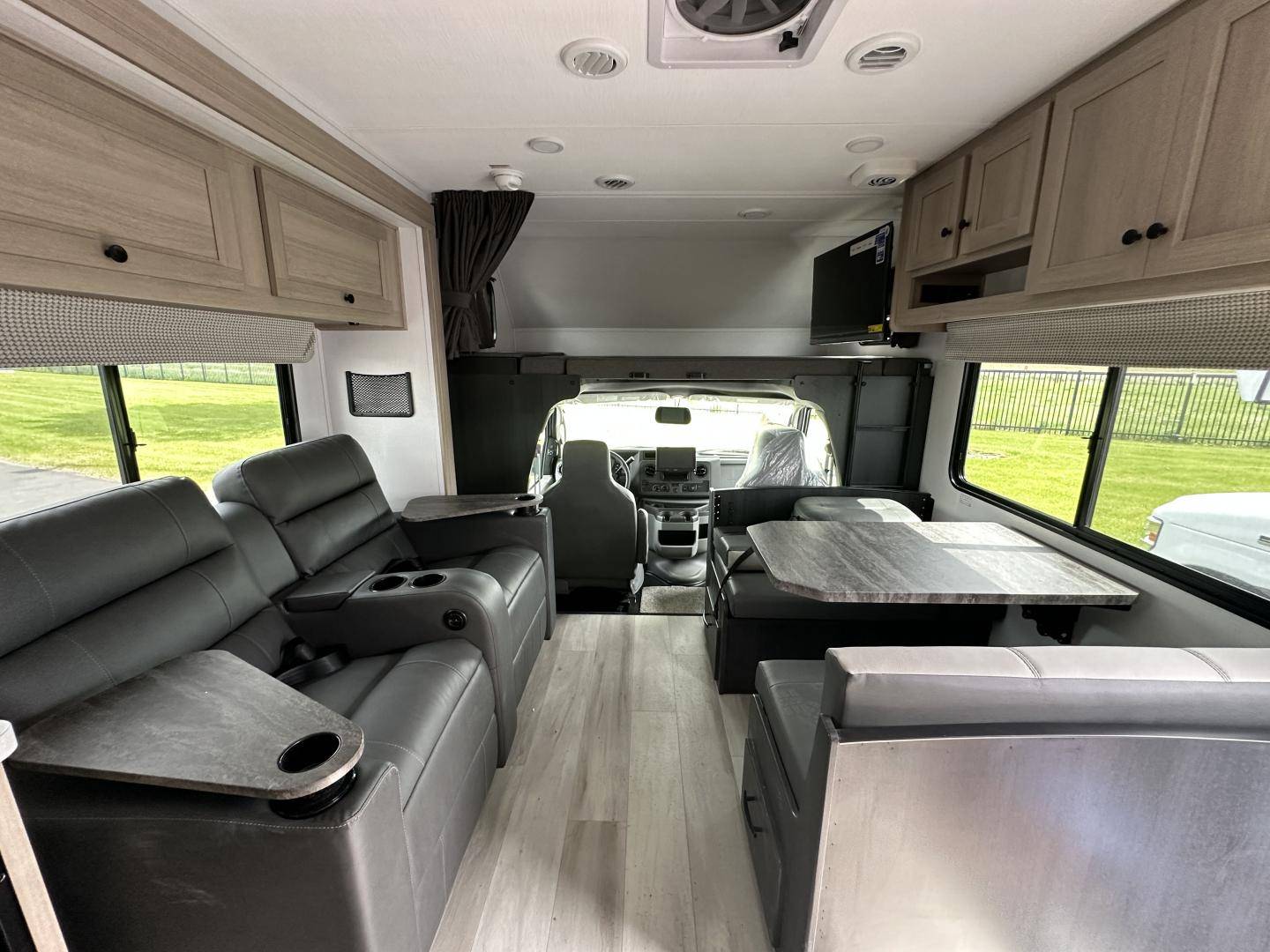 2025 Forest River RV 2025 Forest River RV Sunseeker - thumbnail 24