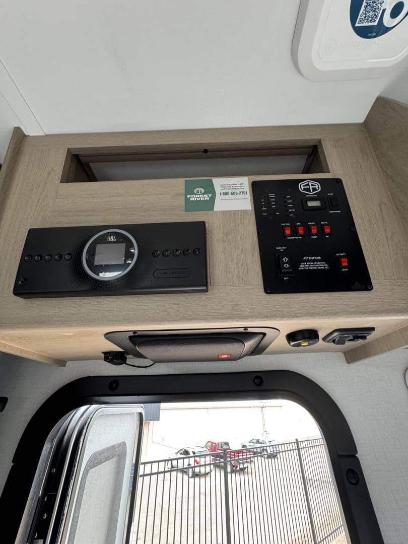 2025 Forest River RV 2025 Forest River RV Sunseeker - thumbnail 17