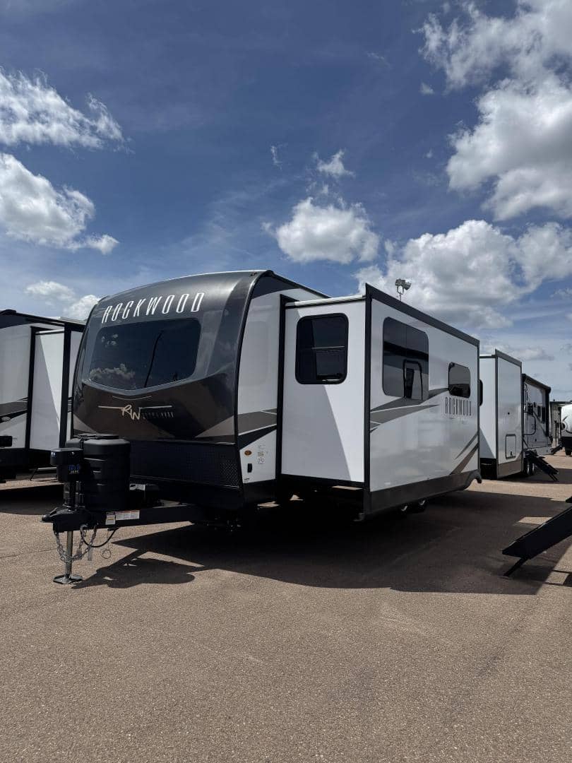 2025 Rockwood 2025 Rockwood Ultra Lite - thumbnail 3