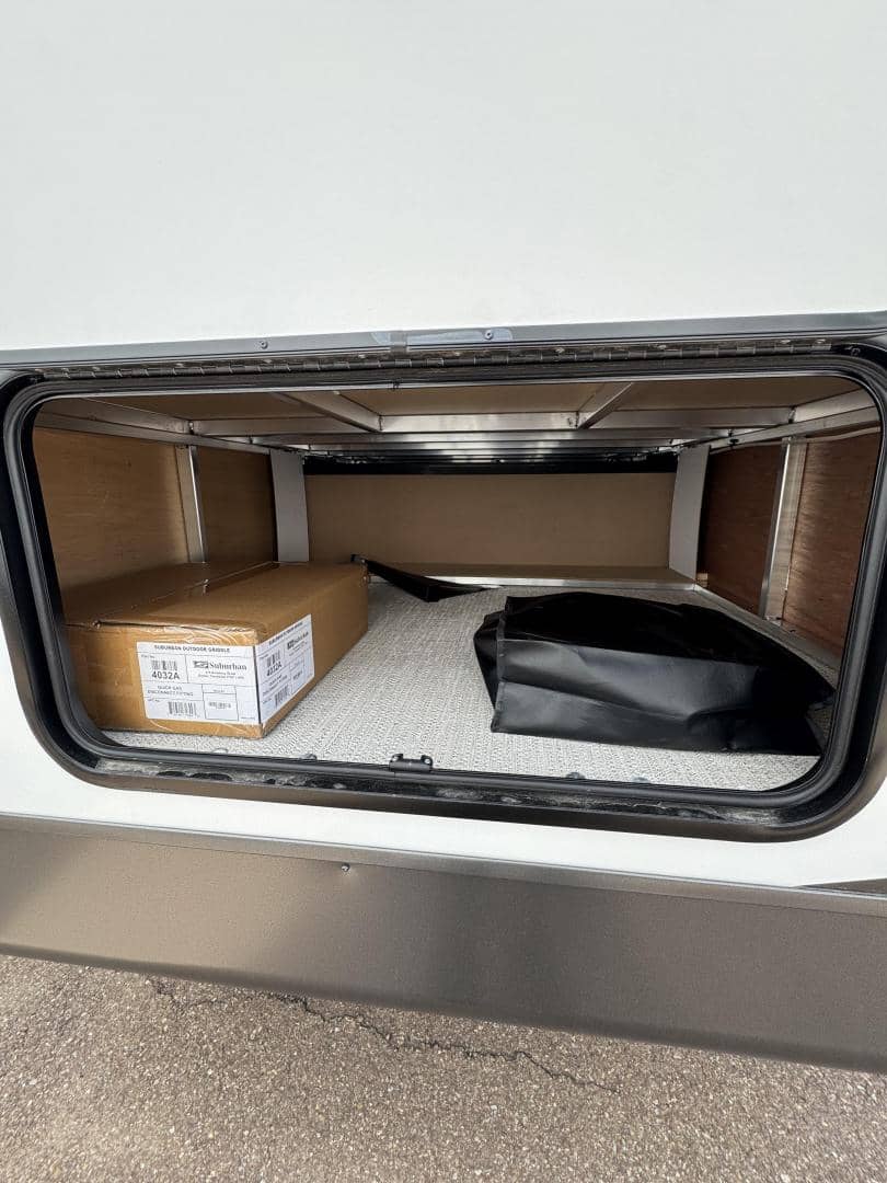 2025 Rockwood 2025 Rockwood Ultra Lite - thumbnail 6