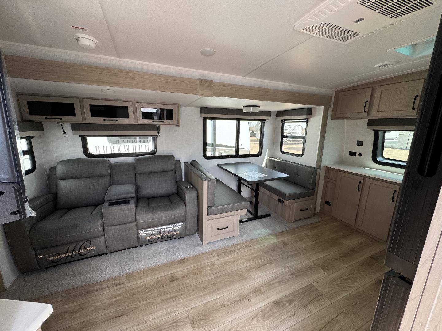 2025 Rockwood 2025 Rockwood Ultra Lite - thumbnail 7