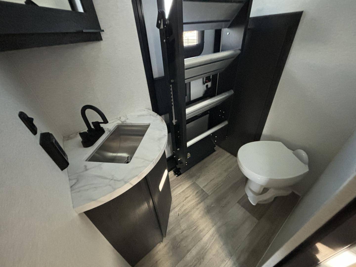 2025 Keystone RV 2025 Keystone RV Cruiser - thumbnail 23