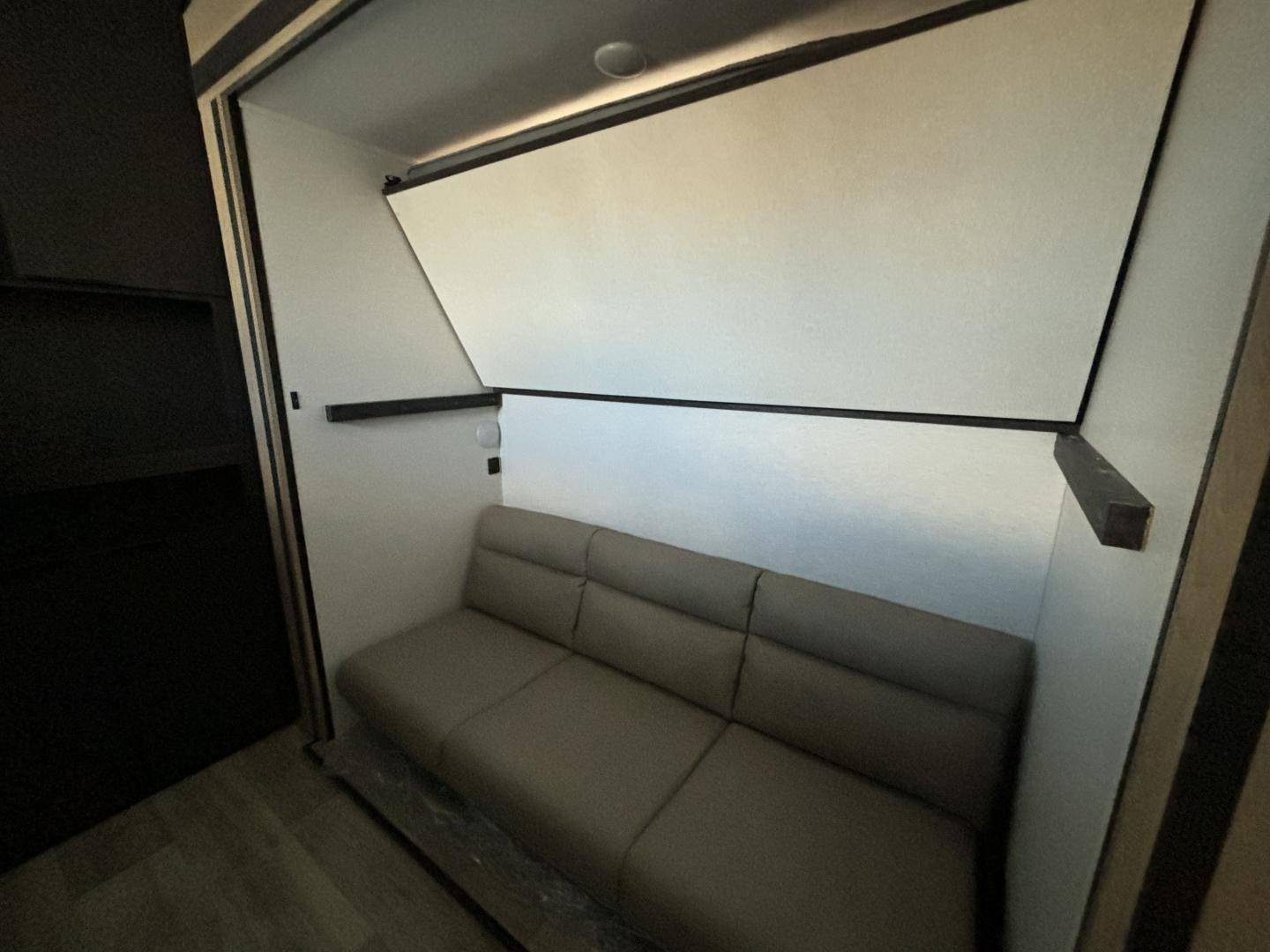 2025 Keystone RV 2025 Keystone RV Cruiser - thumbnail 25