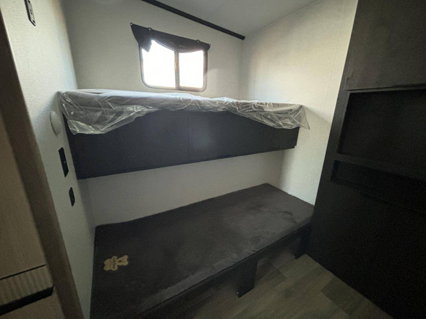 2025 Keystone RV 2025 Keystone RV Cruiser - thumbnail 26