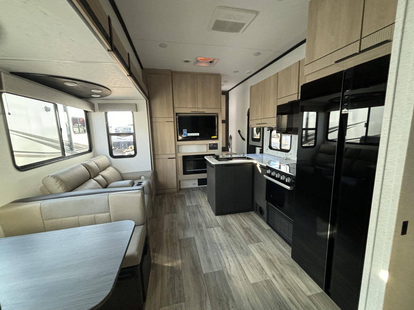 2025 Keystone RV 2025 Keystone RV Cruiser - thumbnail 29