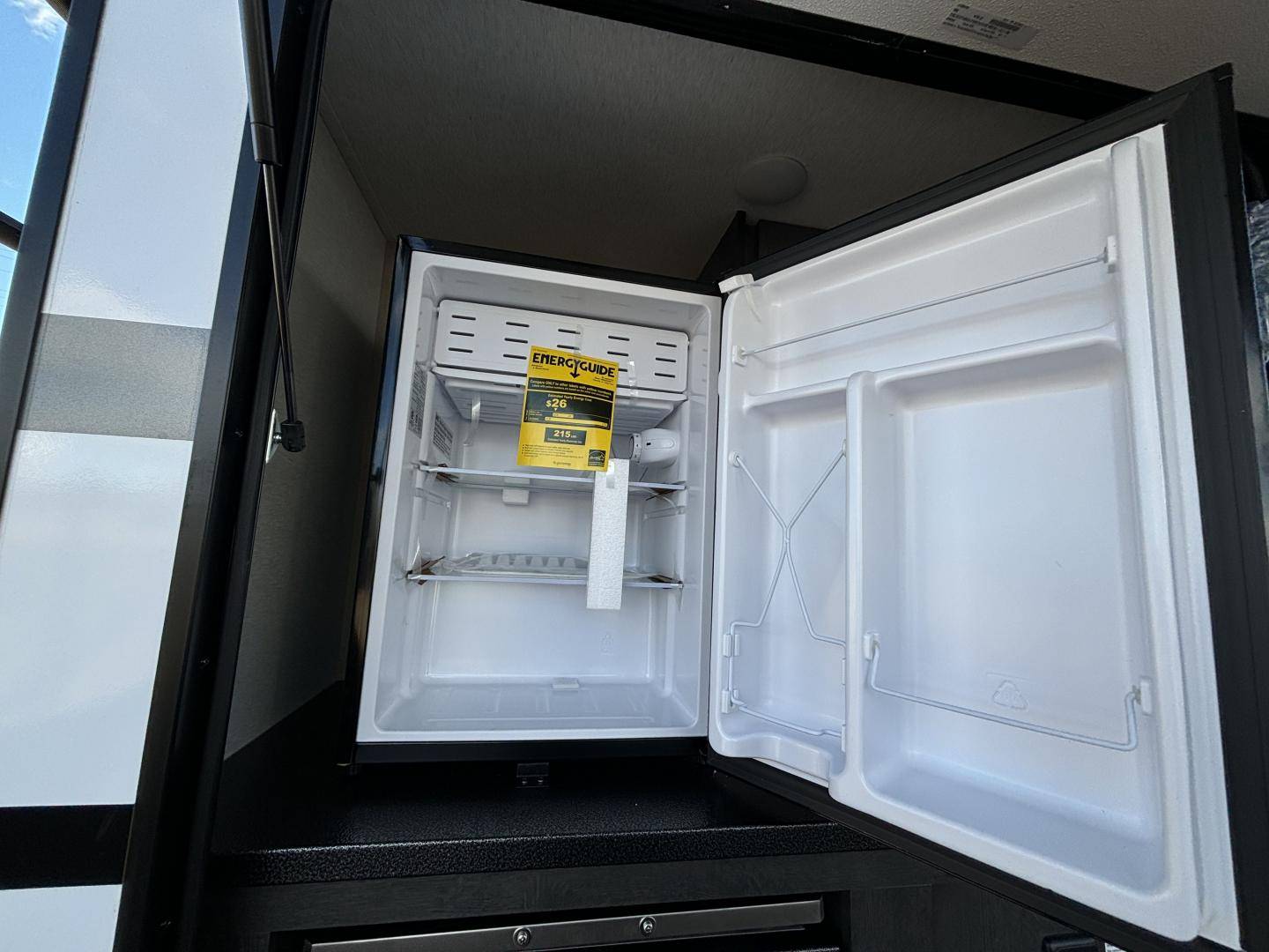 2025 Keystone RV 2025 Keystone RV Cruiser - thumbnail 7