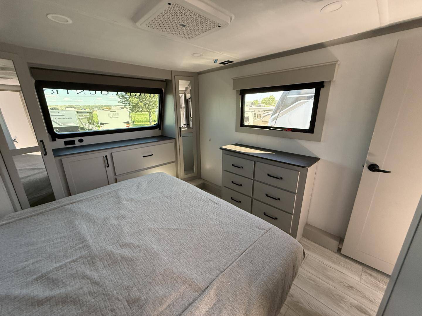 2025 Keystone RV 2025 Keystone RV Montana High Country - thumbnail 31