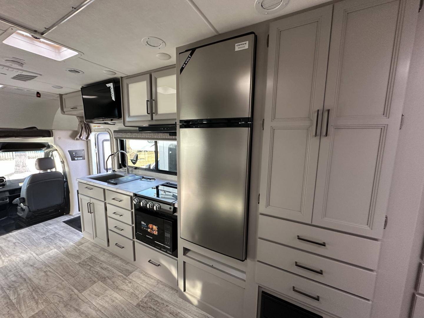 2025 Thor Motor Coach 2025 Thor Motor Coach Chateau - thumbnail 25