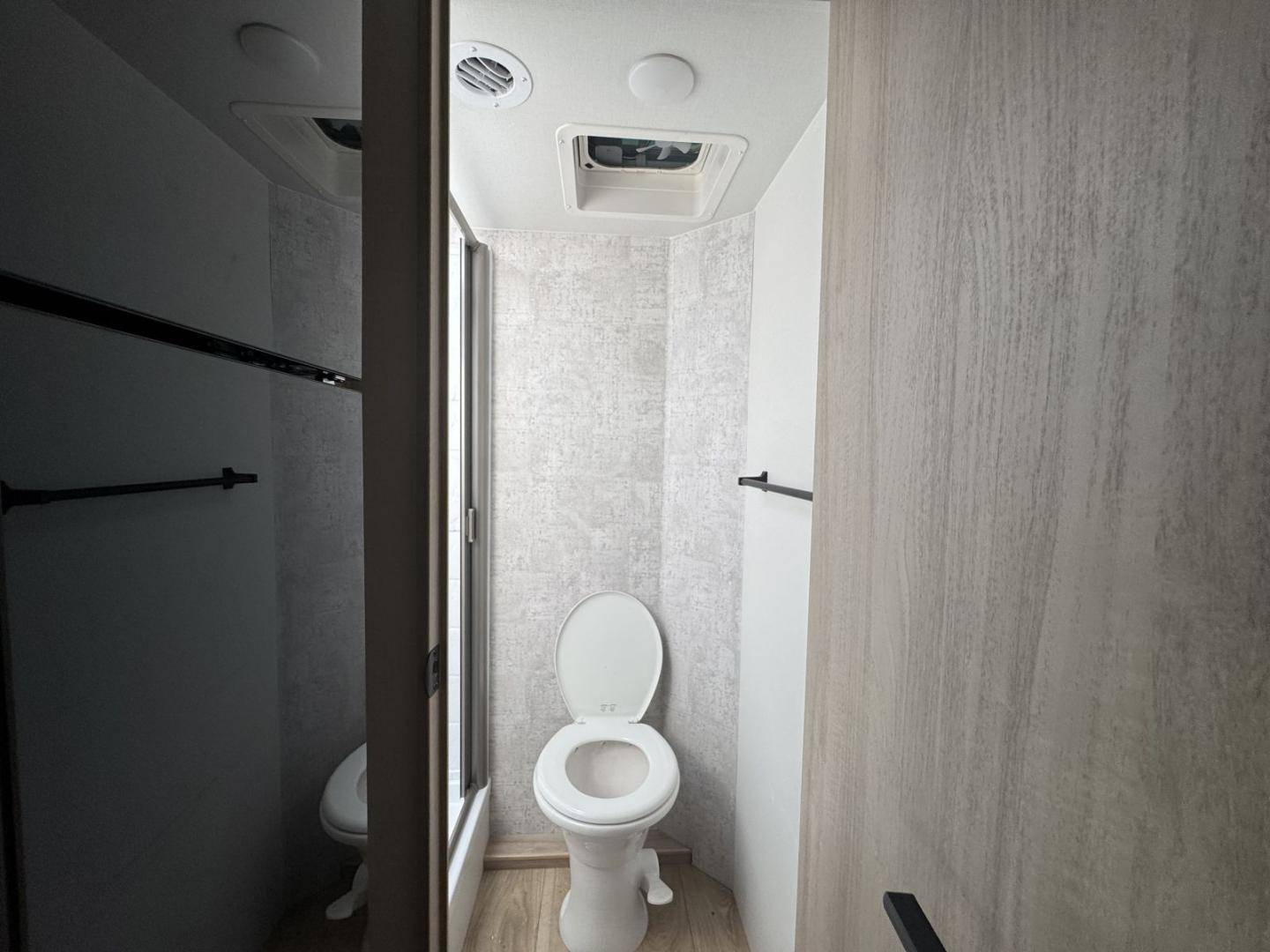 2025 Winnebago 2025 Winnebago Micro Minnie - thumbnail 21