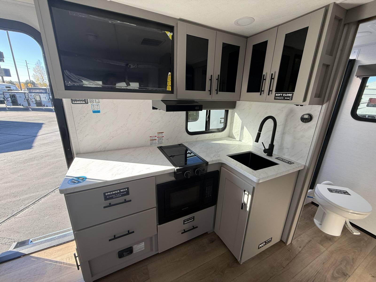 2026 Alliance RV 2026 Alliance RV Delta - thumbnail 18