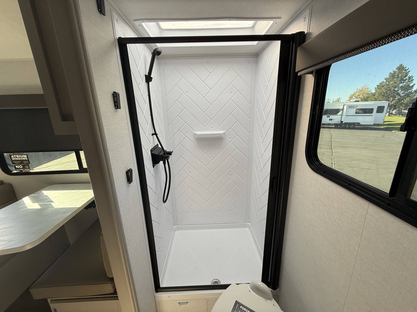 2026 Alliance RV 2026 Alliance RV Delta - thumbnail 18