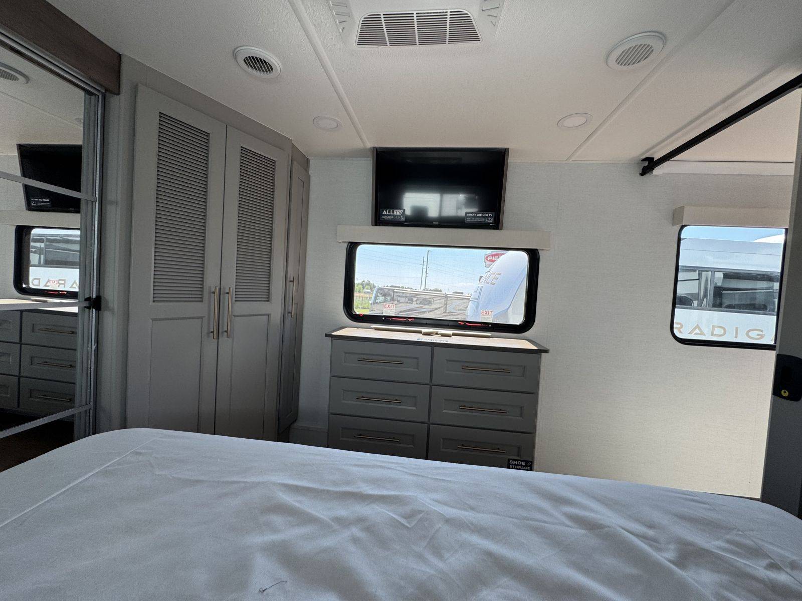 2026 Alliance RV 2026 Alliance RV Paradigm - thumbnail 20