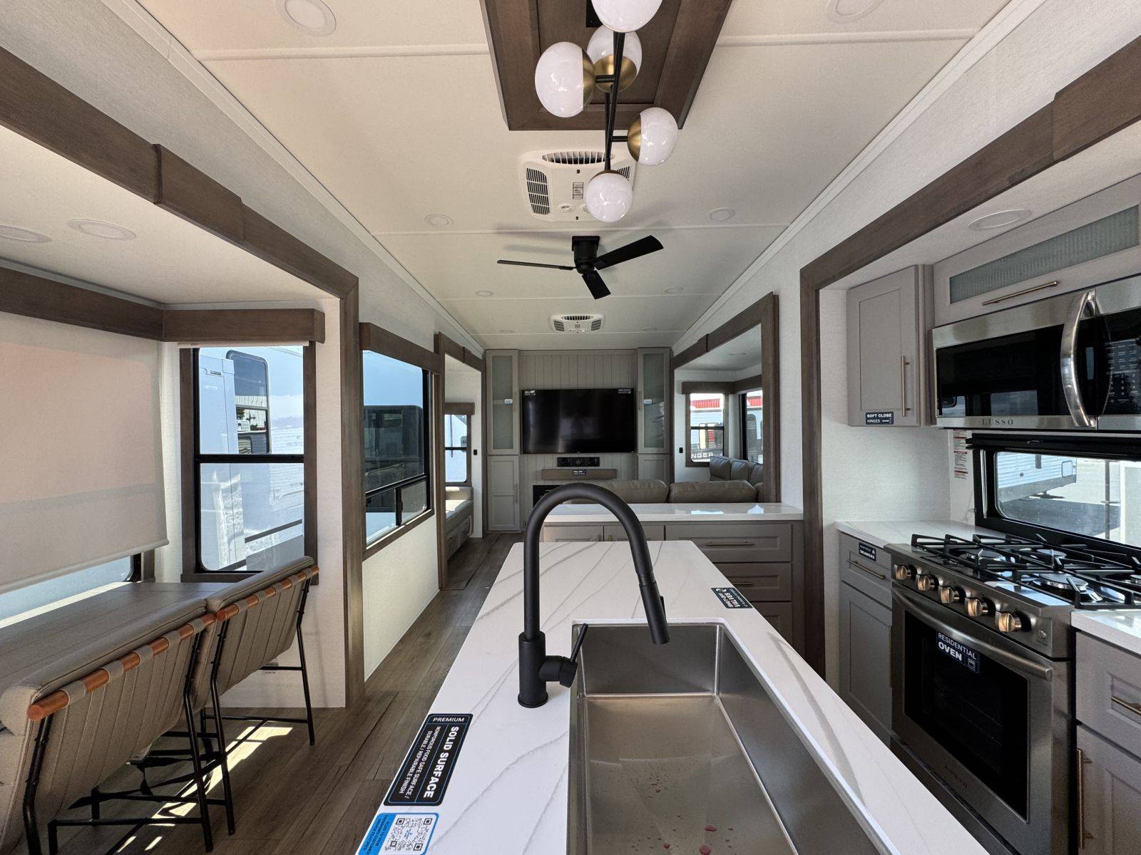 2026 Alliance RV 2026 Alliance RV Paradigm - thumbnail 22