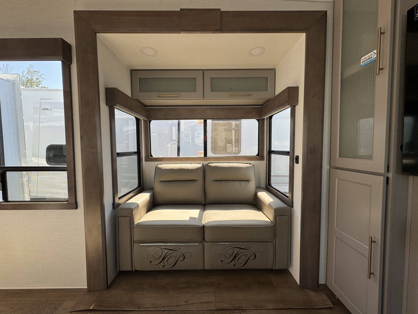 2026 Alliance RV 2026 Alliance RV Paradigm - thumbnail 31