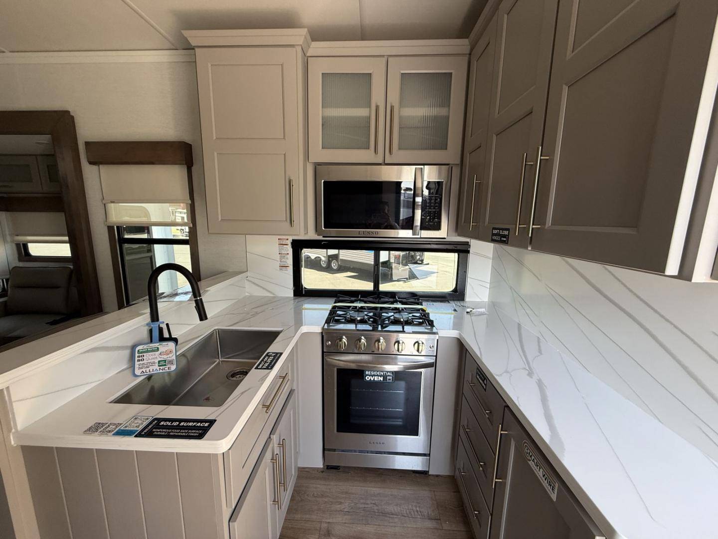 2026 Alliance RV 2026 Alliance RV Paradigm - thumbnail 19