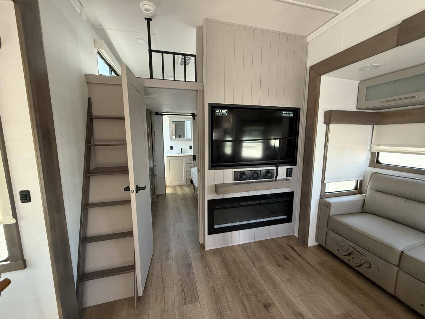 2026 Alliance RV 2026 Alliance RV Paradigm - thumbnail 23