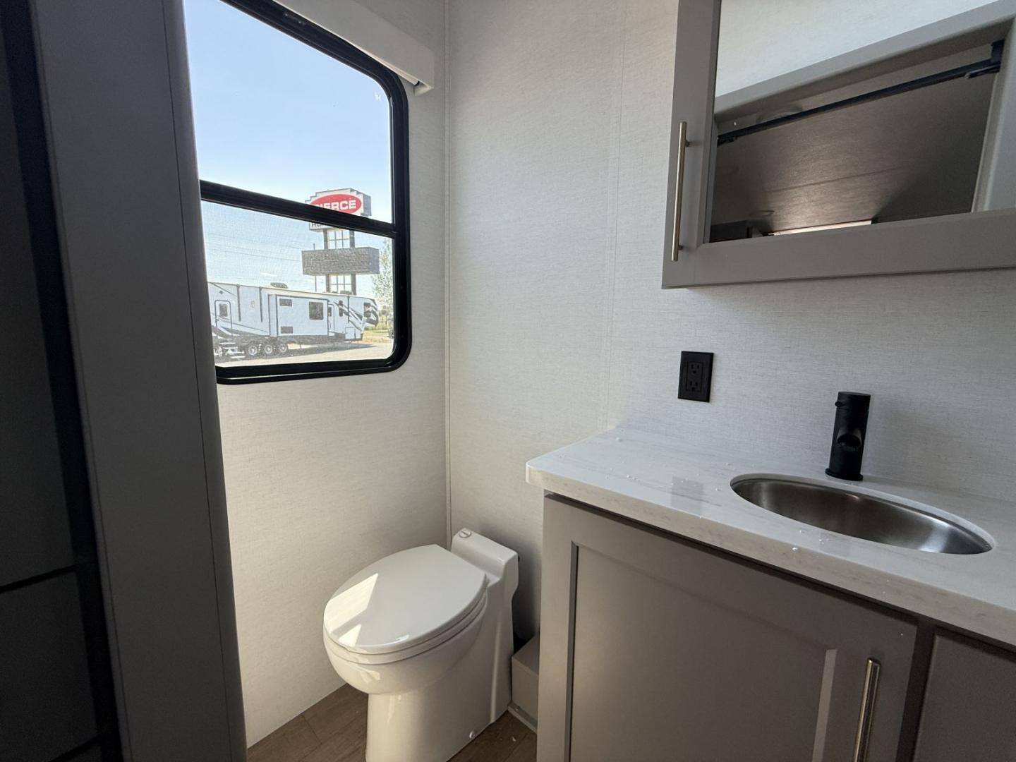 2026 Alliance RV 2026 Alliance RV Paradigm - thumbnail 29