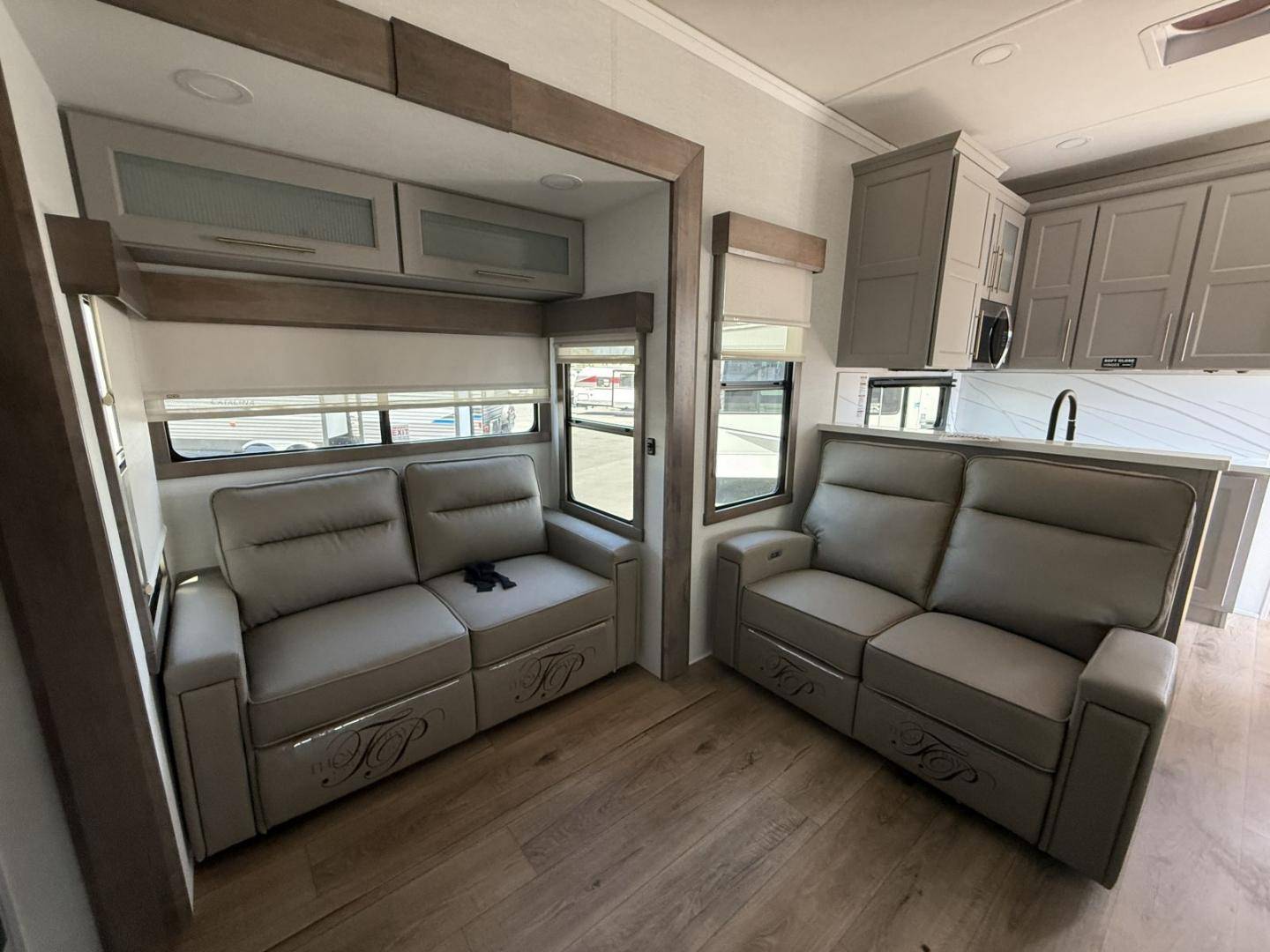 2026 Alliance RV 2026 Alliance RV Paradigm - thumbnail 30