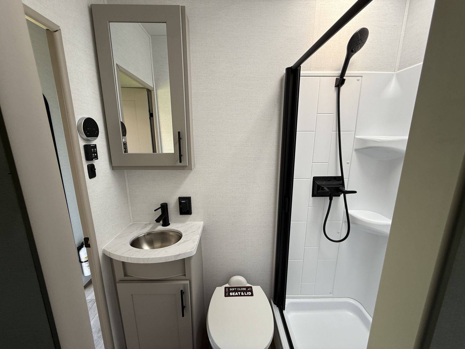 2026 Alliance RV 2026 Alliance RV Valor - thumbnail 20