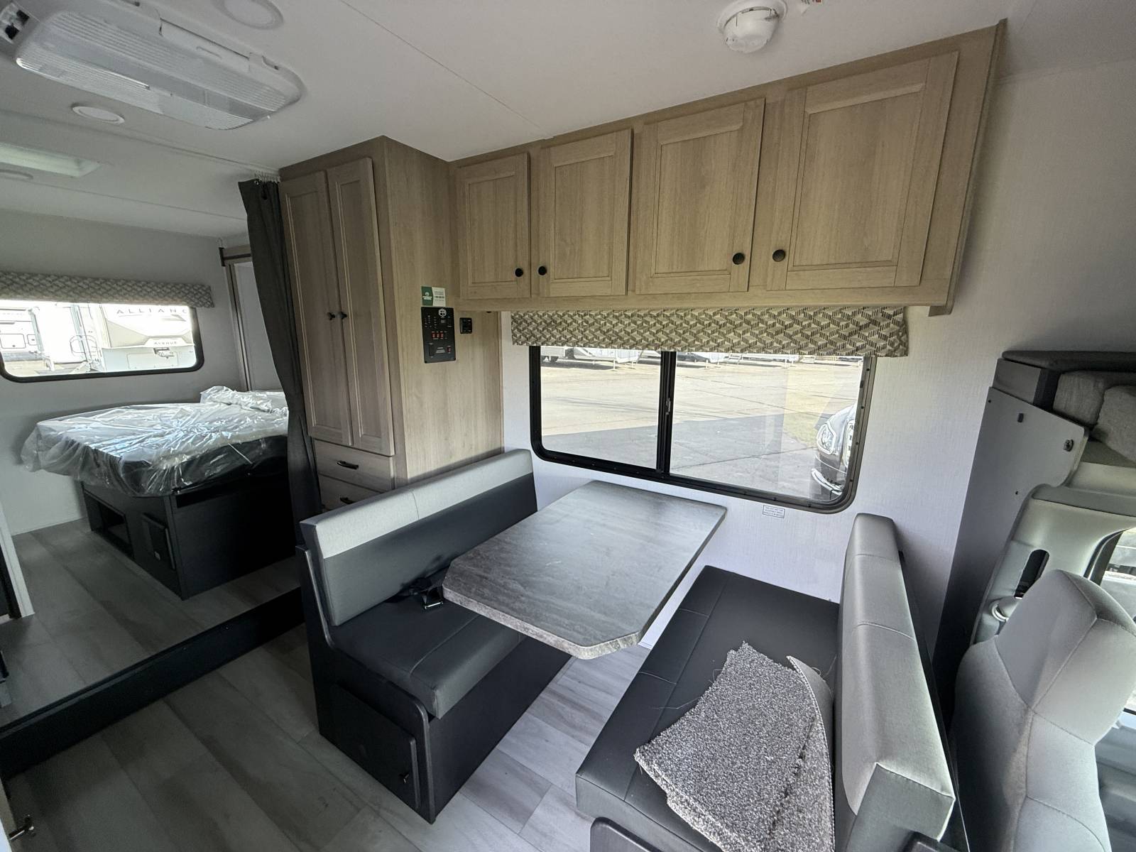 2026 Forest River RV 2026 Forest River RV Sunseeker - thumbnail 28