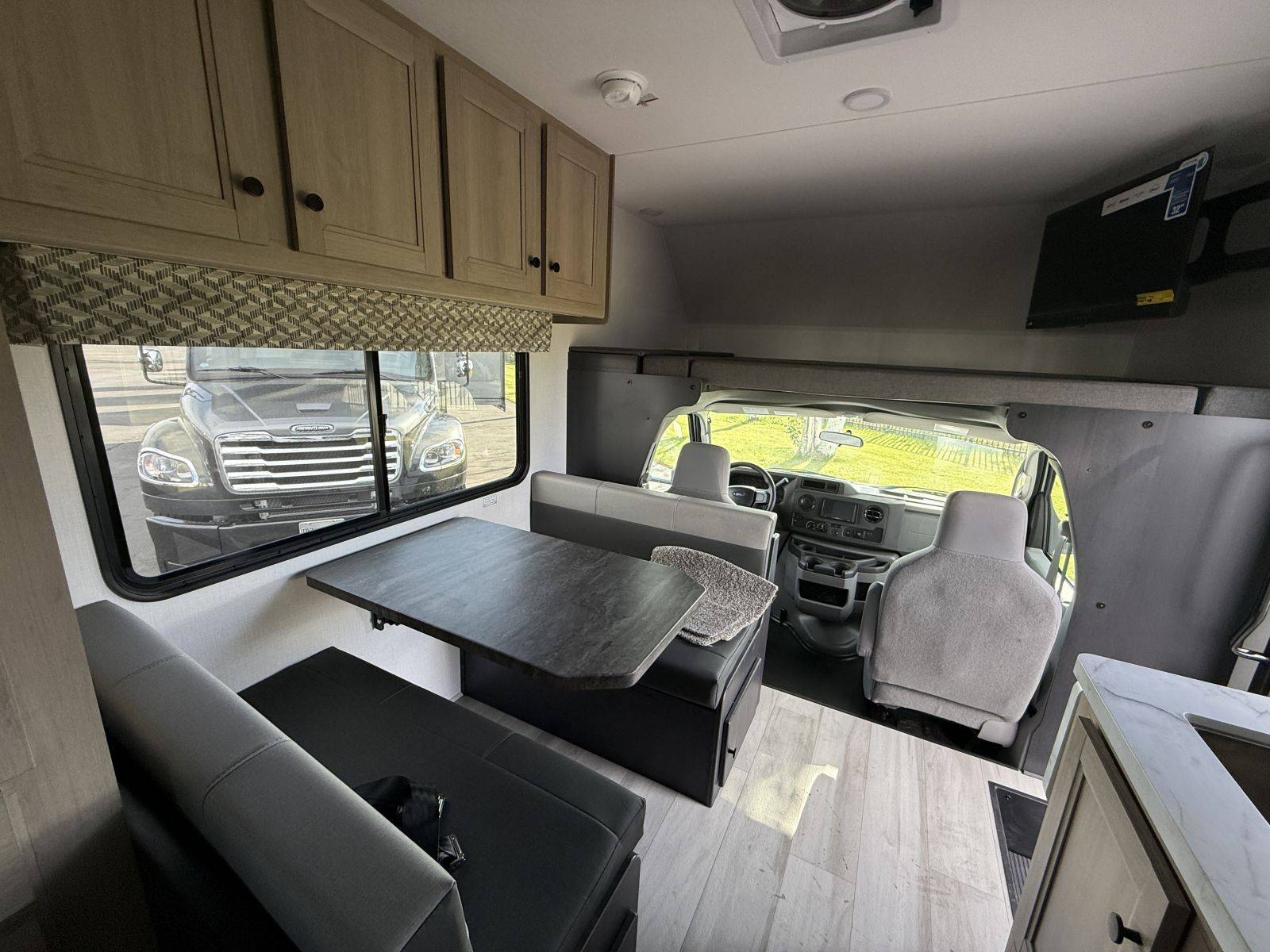 2026 Forest River RV 2026 Forest River RV Sunseeker - thumbnail 31