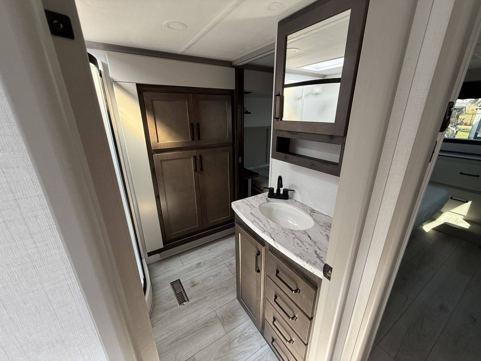 2026 Keystone RV 2026 Keystone RV Montana High Country - thumbnail 25