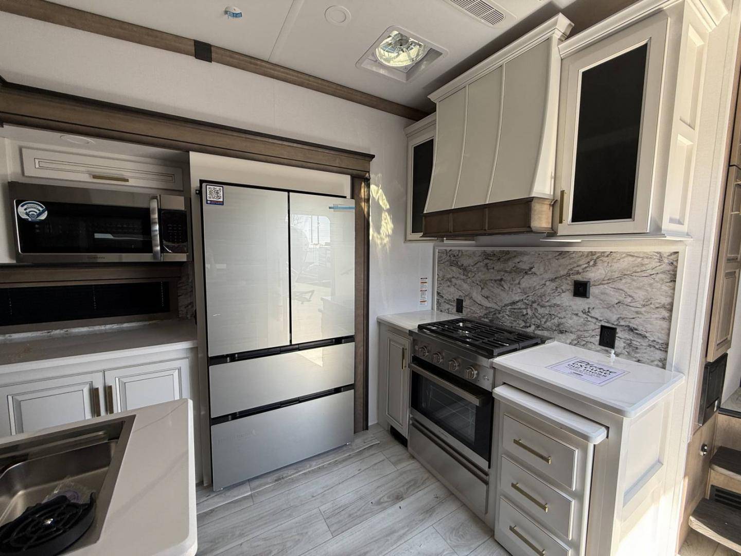 2026 Keystone RV 2026 Keystone RV Montana - thumbnail 17