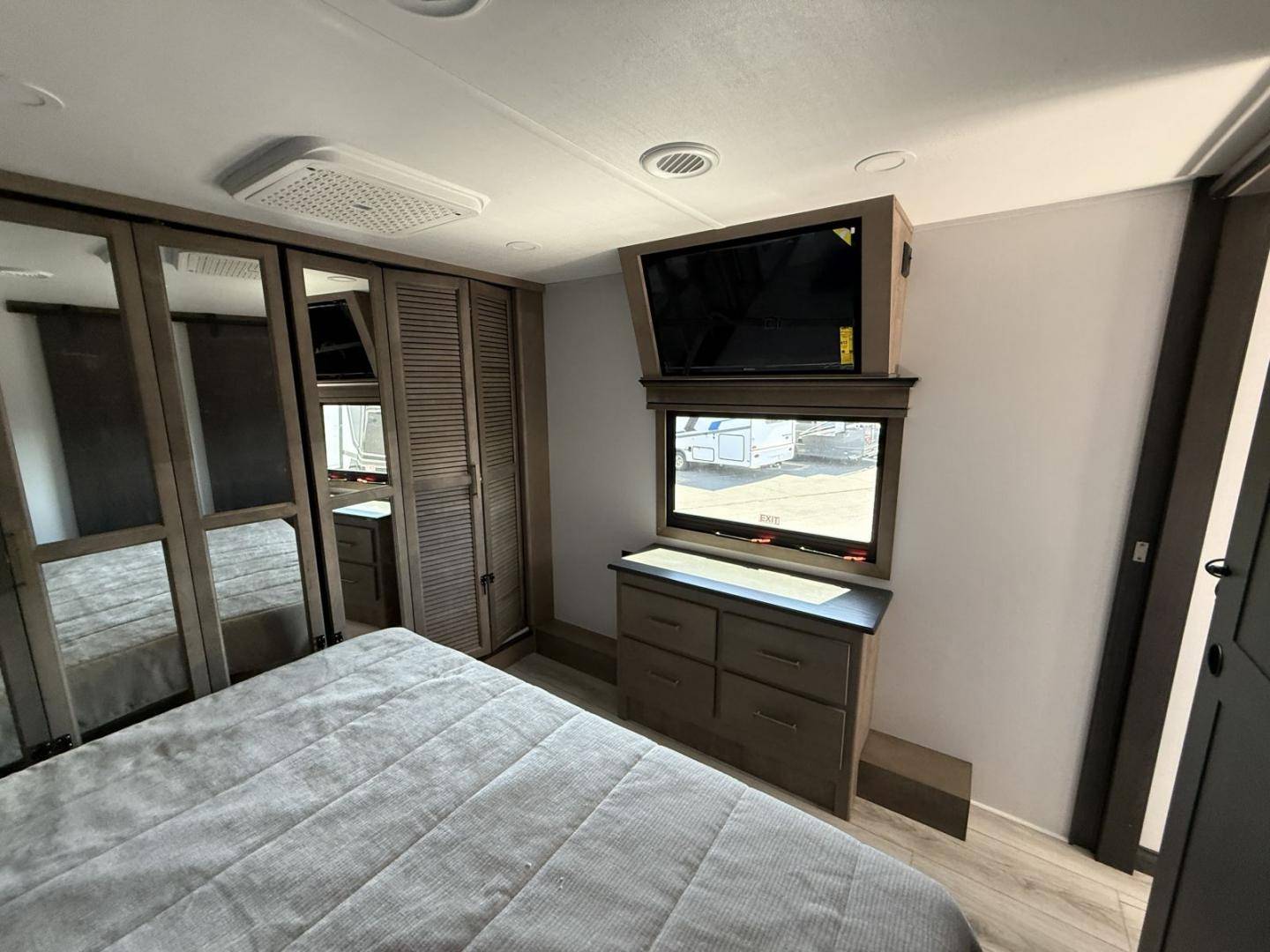 2026 Keystone RV 2026 Keystone RV Montana - thumbnail 25