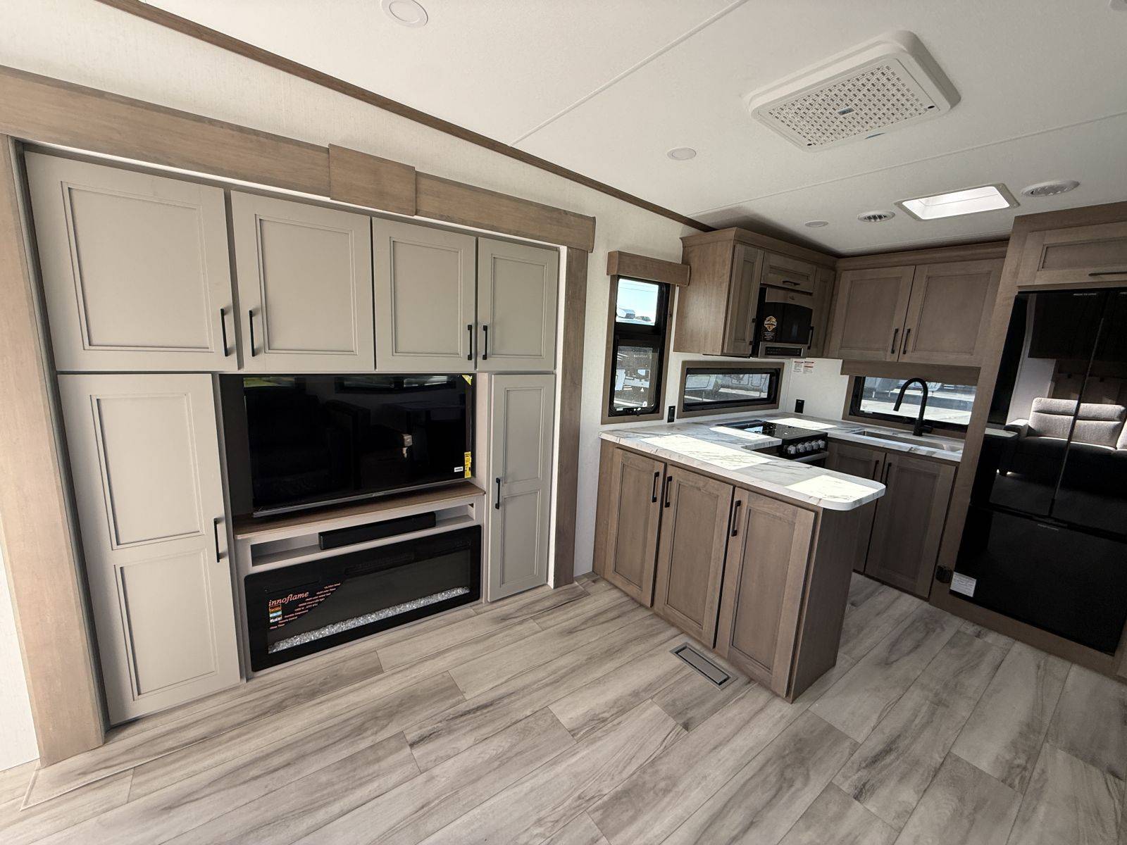 2026 KZ RV 2026 KZ RV Durango Half Ton - thumbnail 19