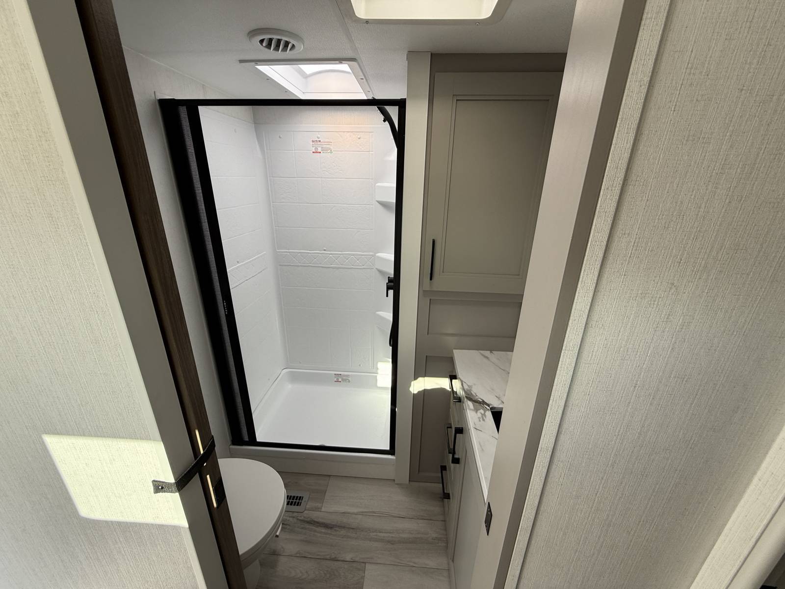 2026 KZ RV 2026 KZ RV Durango Half Ton - thumbnail 24