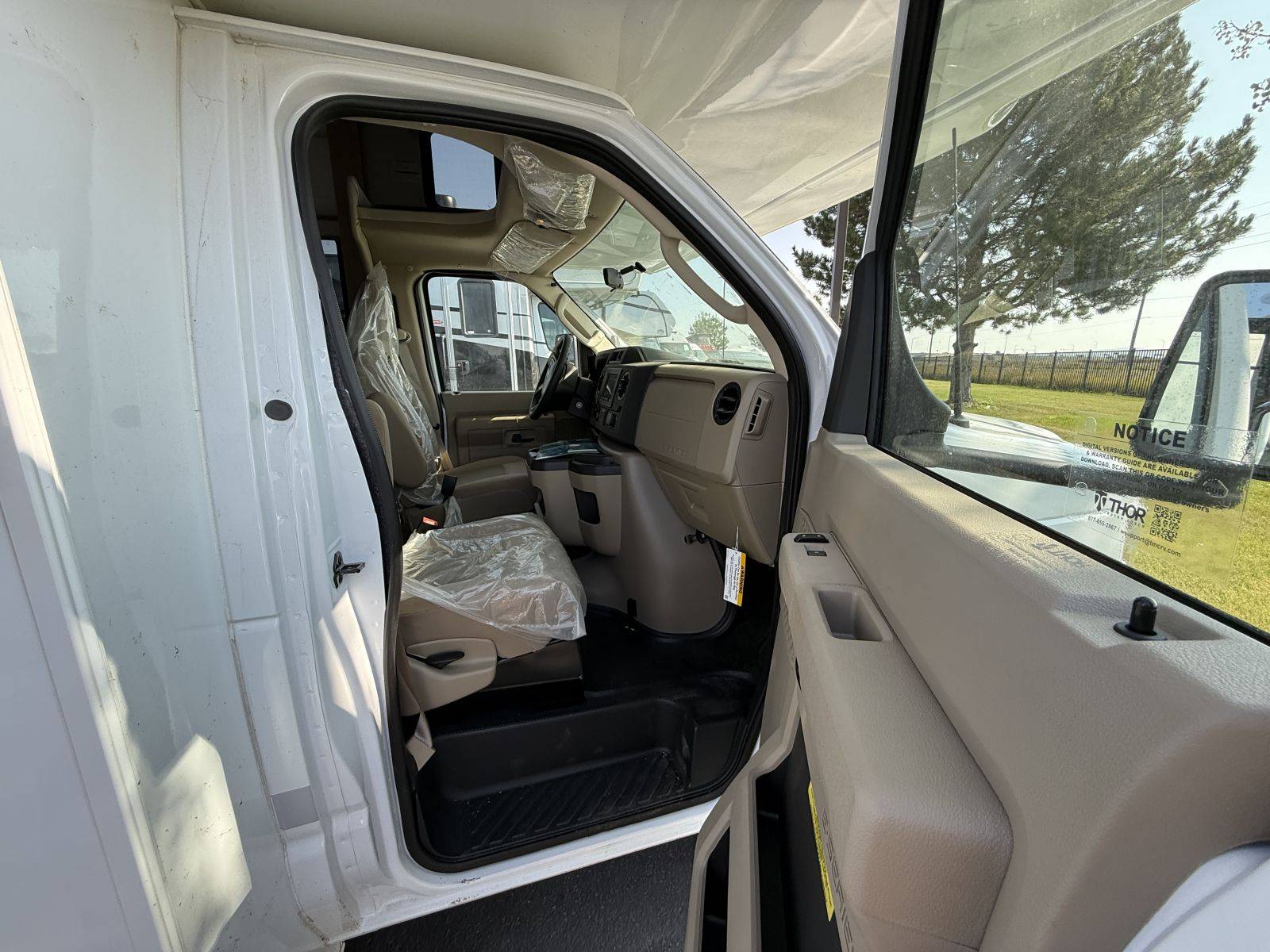 2026 Thor Motor Coach 2026 Thor Motor Coach Chateau - thumbnail 22