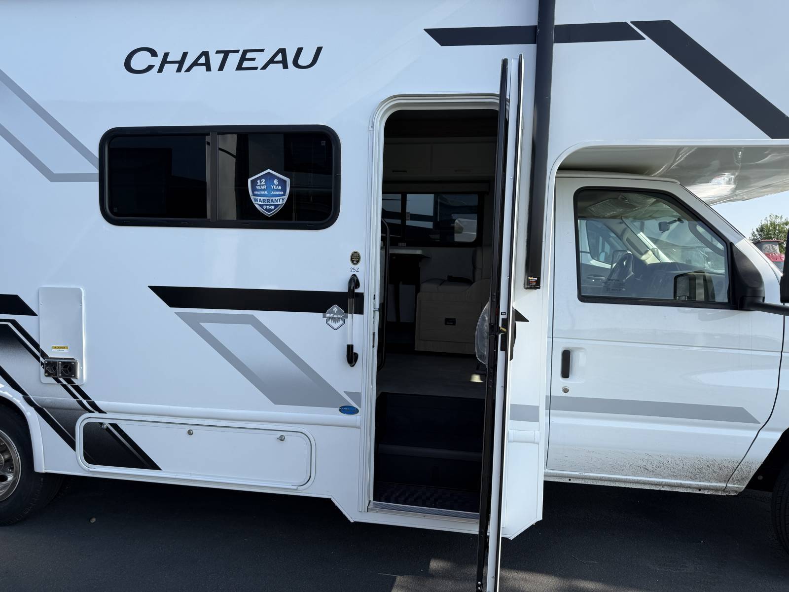 2026 Thor Motor Coach 2026 Thor Motor Coach Chateau - thumbnail 23