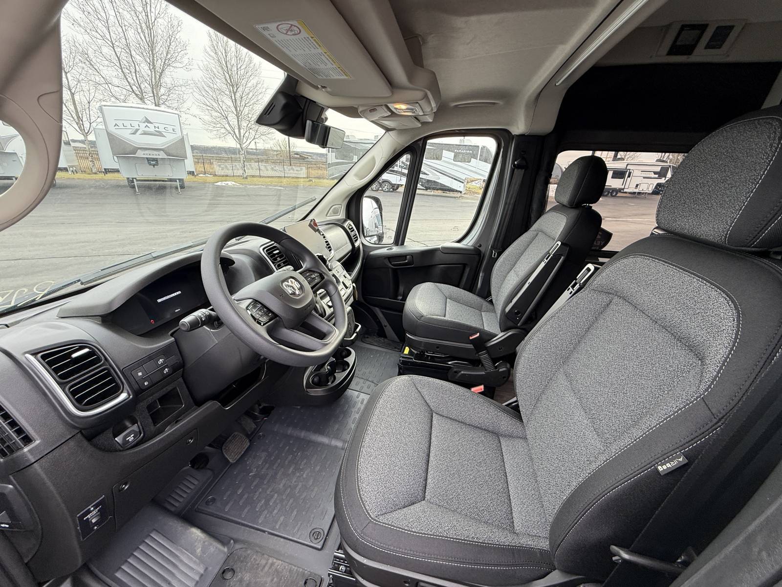 2026 Thor Motor Coach 2026 Thor Motor Coach Sequence - thumbnail 9