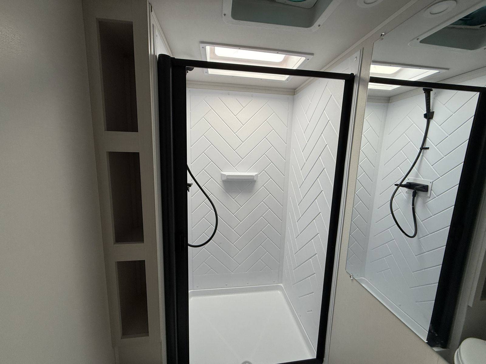 2026 Winnebago 2026 Winnebago Access - thumbnail 18