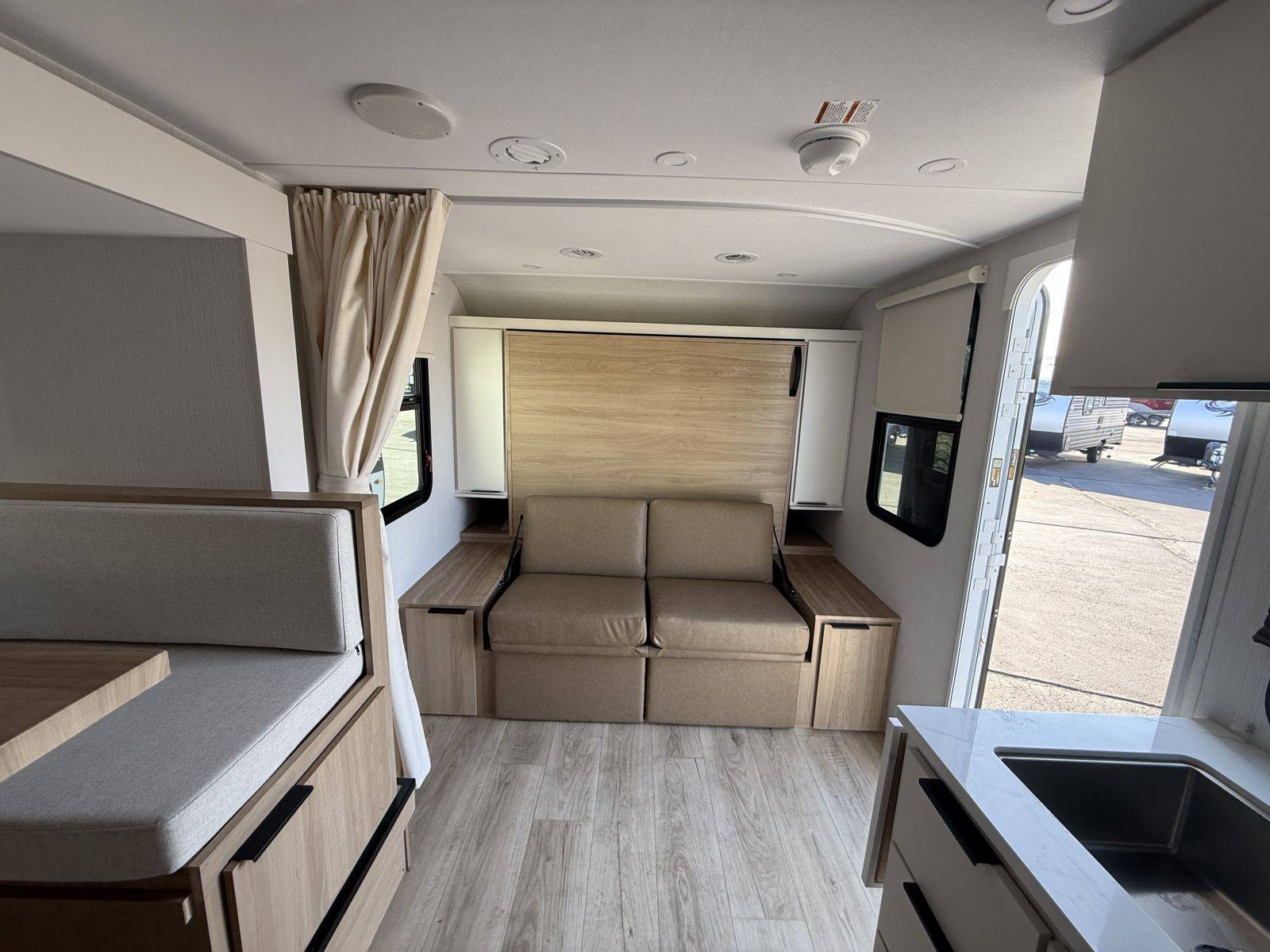 2026 Winnebago 2026 Winnebago Micro Minnie - thumbnail 18