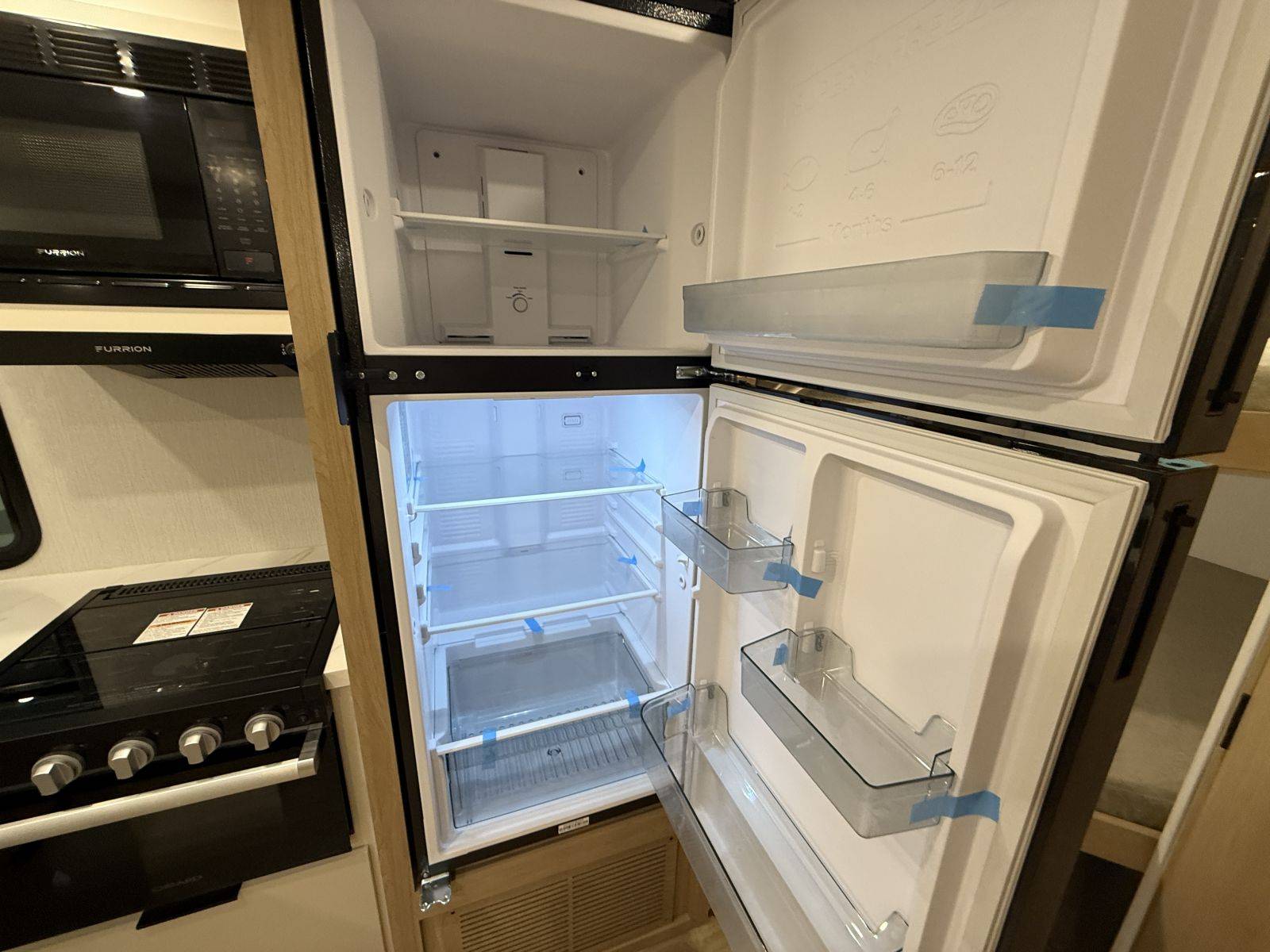 2026 Winnebago 2026 Winnebago Thrive - thumbnail 18