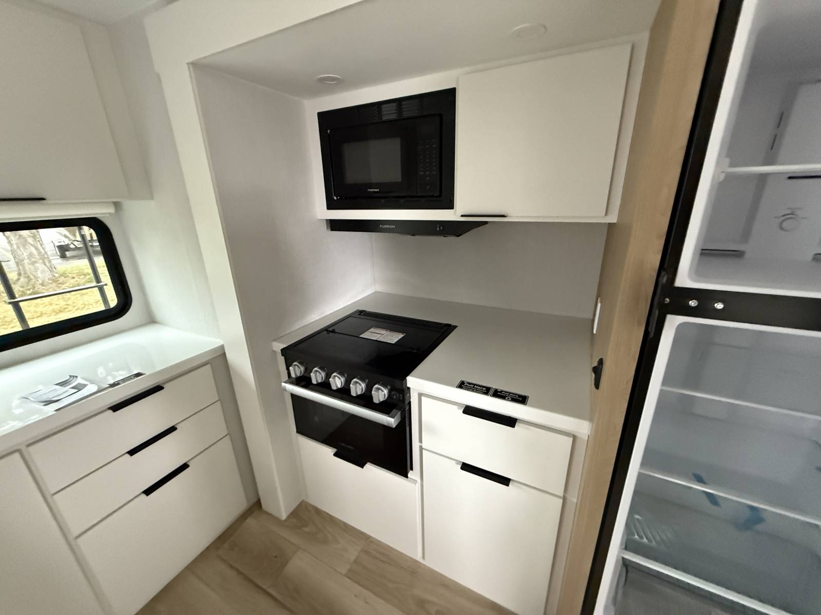 2026 Winnebago 2026 Winnebago Thrive - thumbnail 20