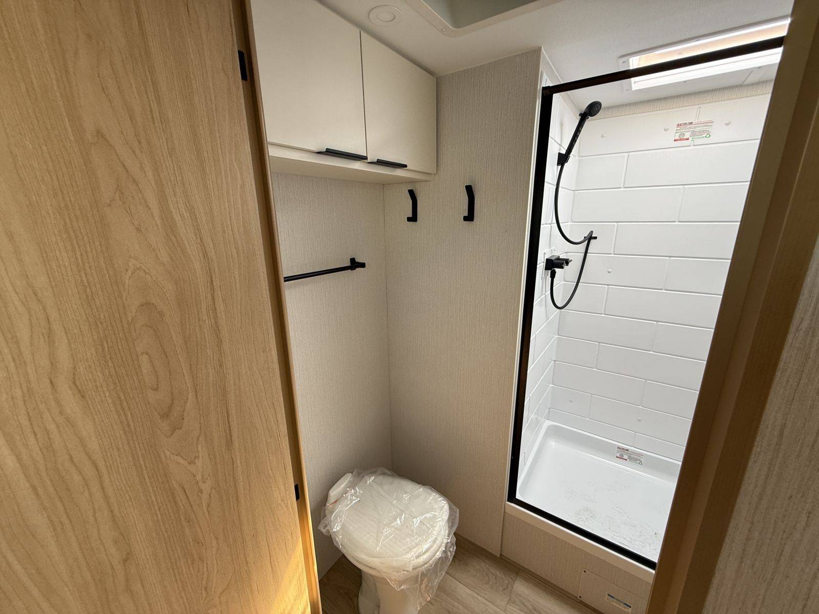 2026 Winnebago 2026 Winnebago Thrive - thumbnail 19