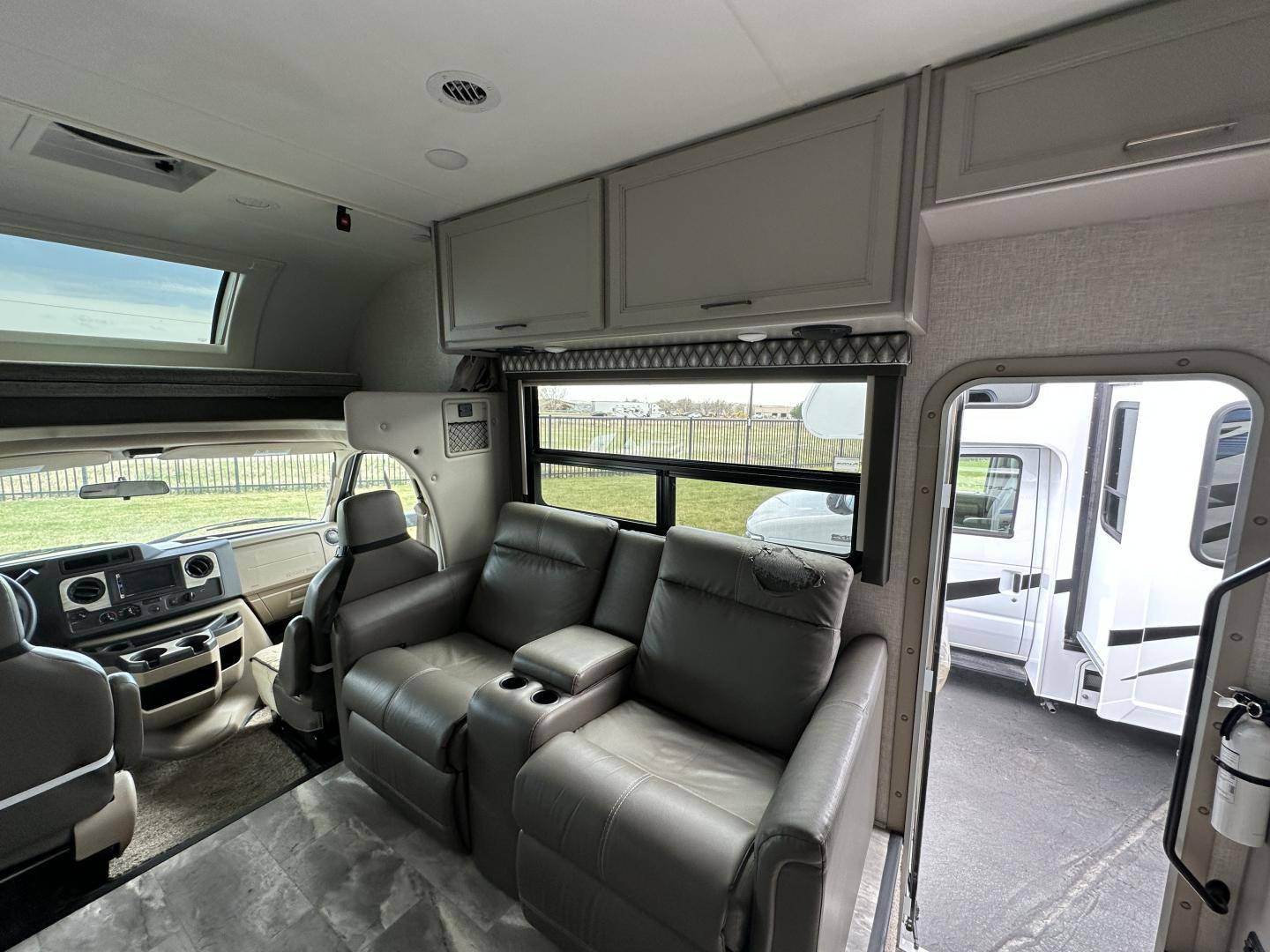 2023 Thor Motor Coach 2023 Thor Motor Coach Quantum - thumbnail 25