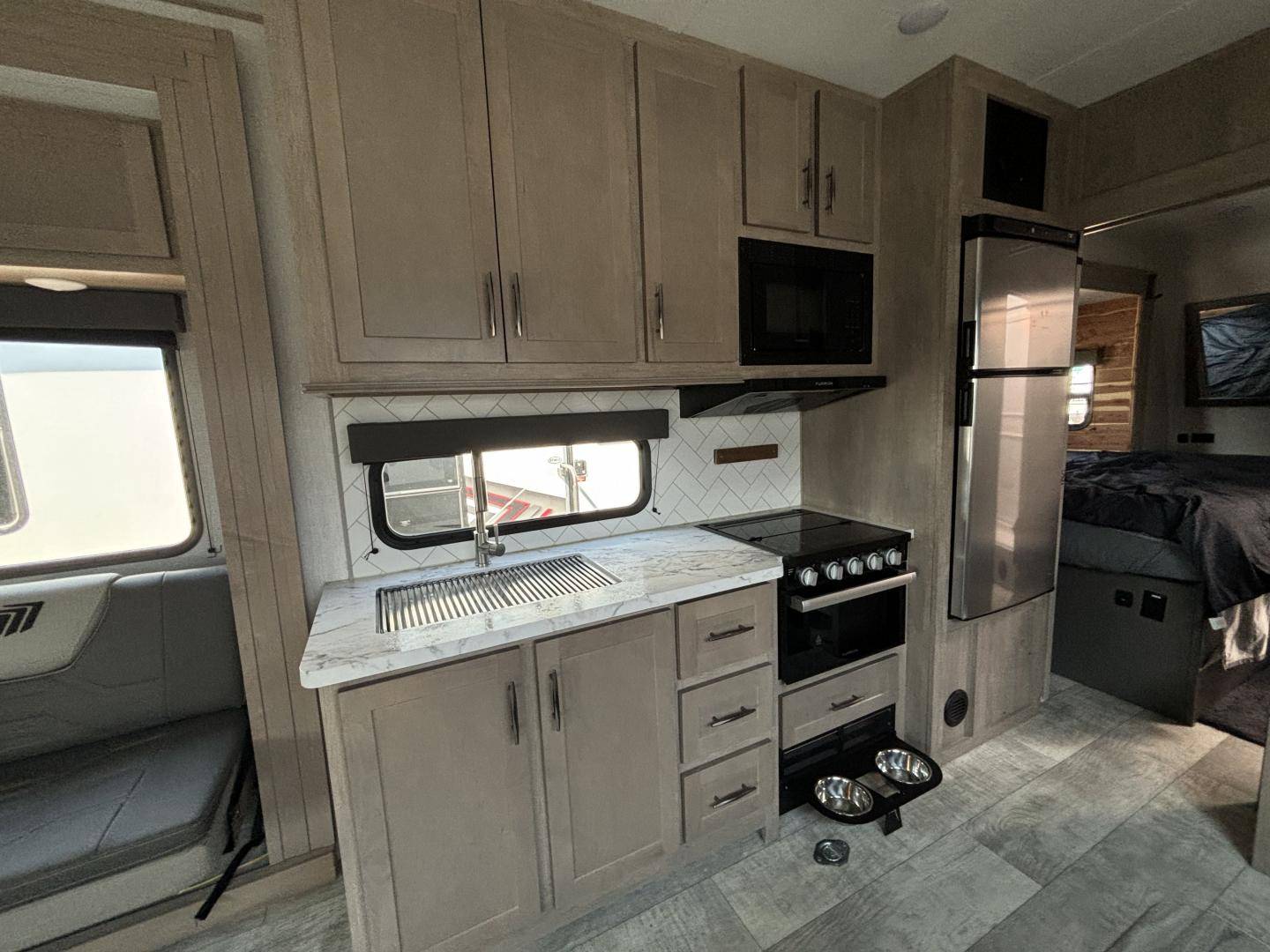 2024 Grand Design 2024 Grand Design Momentum - thumbnail 19