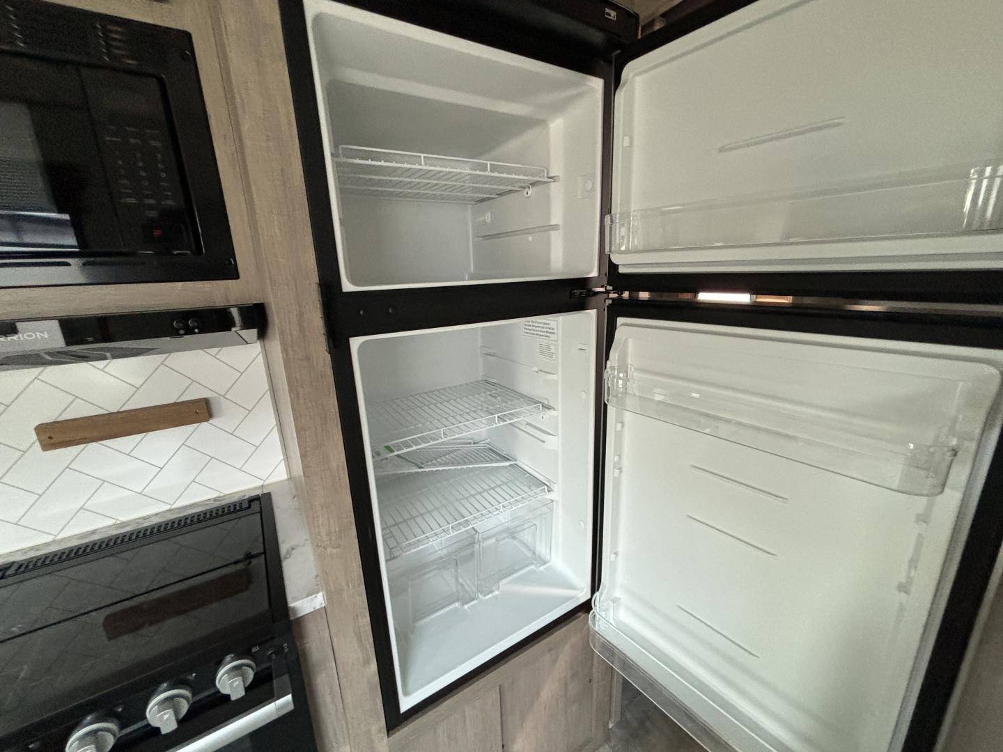 2024 Grand Design 2024 Grand Design Momentum - thumbnail 24