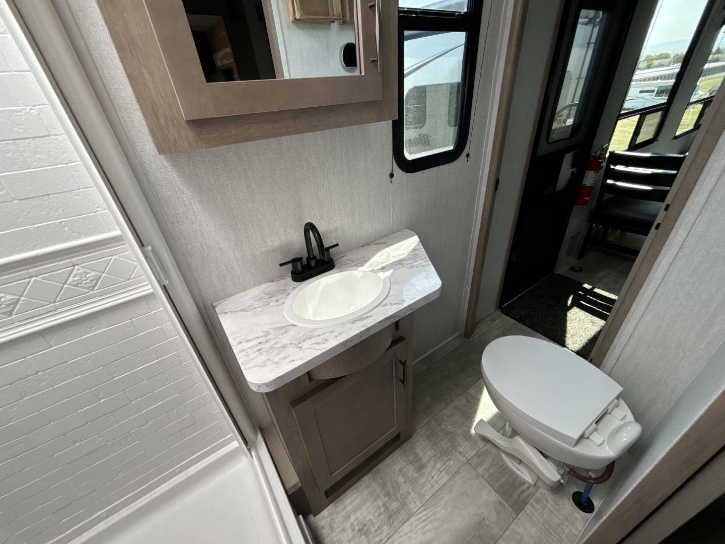 2024 Grand Design 2024 Grand Design Momentum - thumbnail 32