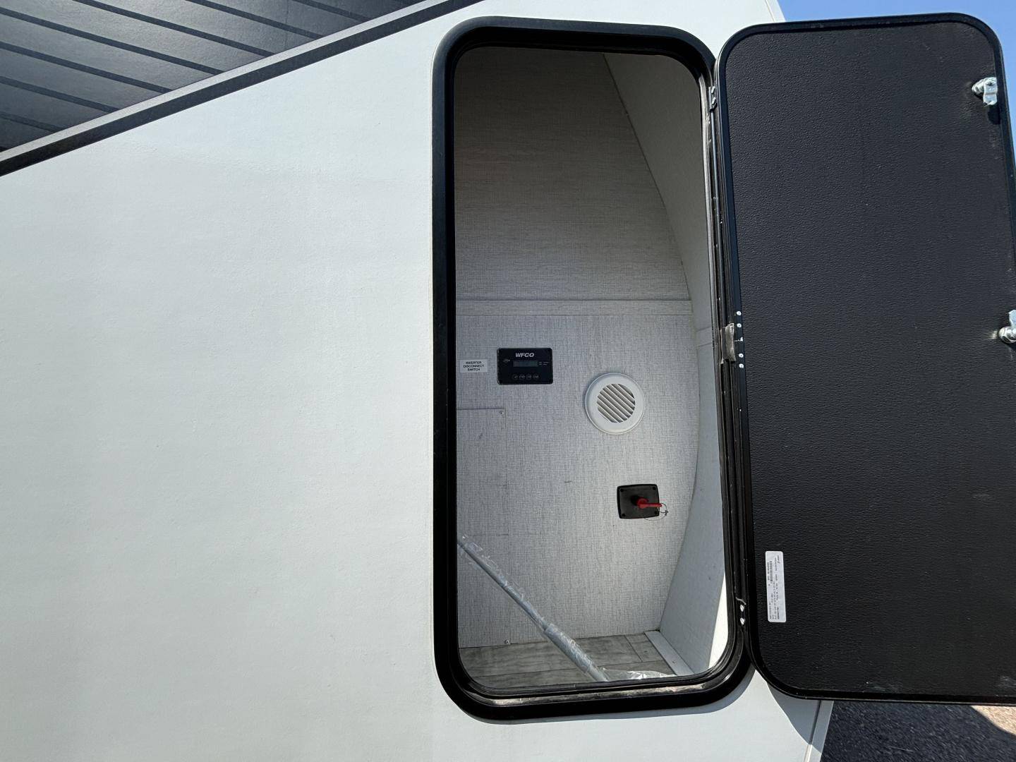 2024 Grand Design 2024 Grand Design Momentum - thumbnail 40