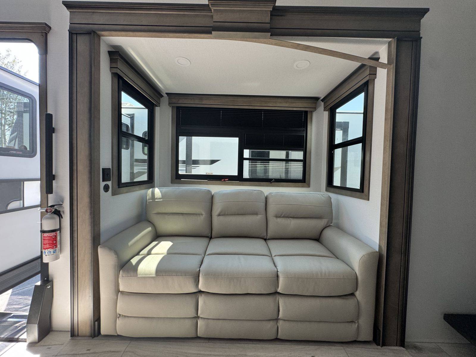 2026 Keystone RV 2026 Keystone RV Montana - thumbnail 27