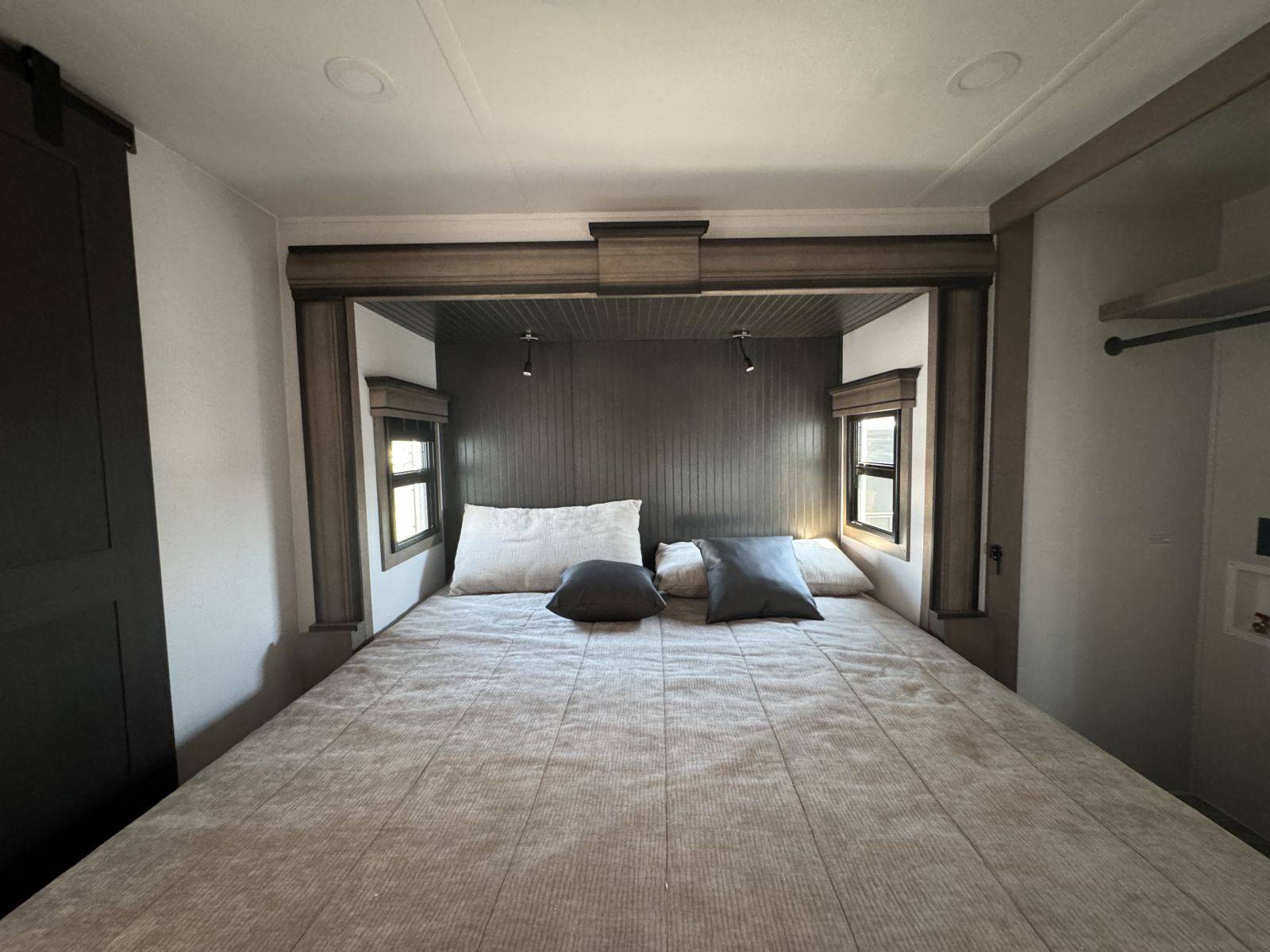 2026 Keystone RV 2026 Keystone RV Montana - thumbnail 29