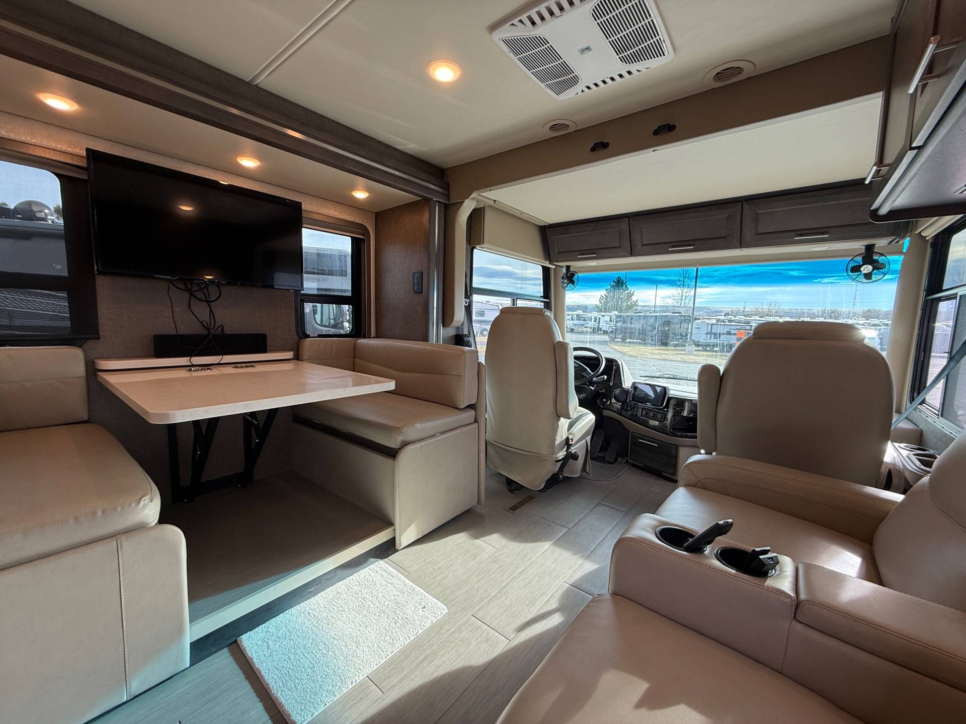 2022 Thor Motor Coach 2022 Thor Motor Coach Palazzo - thumbnail 18