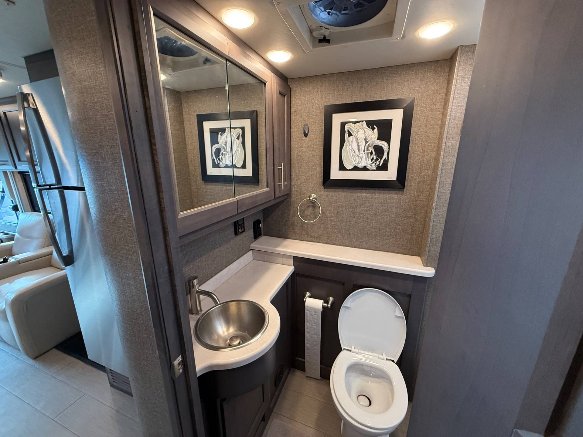 2022 Thor Motor Coach 2022 Thor Motor Coach Palazzo - thumbnail 26