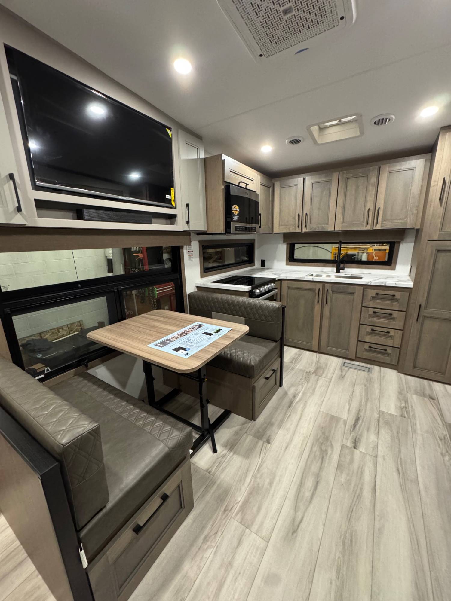 2026 KZ RV 2026 KZ RV Durango Half Ton - thumbnail 8